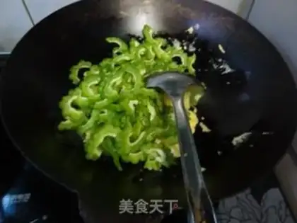 Make Eggs and guacamole step 5