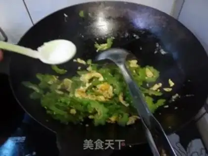 Make Eggs and guacamole step 7