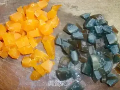 Make Three-coloured eggs step 1
