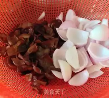 Make Onion wood fried chicken step 2