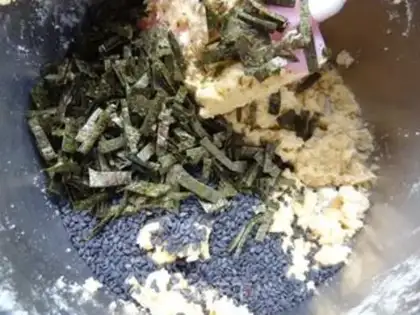 Make Black Sesame Seaweed Biscuit step 7