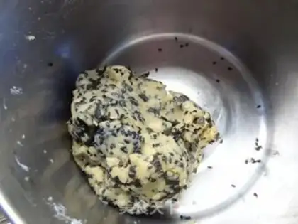 Make Black Sesame Seaweed Biscuit step 8