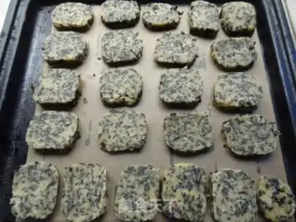 Make Black Sesame Seaweed Biscuit step 10