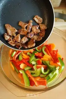 Make Spicy pork rice step 2