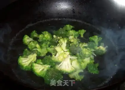 Make Garlic broccoli step 3