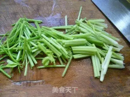 Make Shrimp skin fan celery step 3