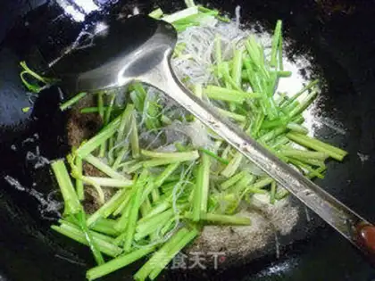 Make Shrimp skin fan celery step 4