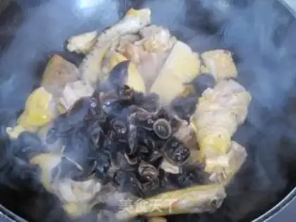 Make Black-mucked rooster step 8