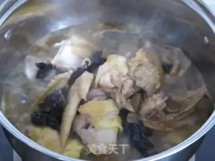 Make Black-mucked rooster step 11