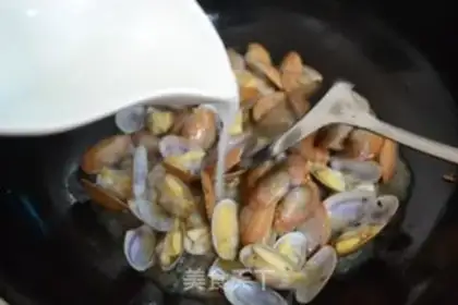 Make Pop-fried clams step 3