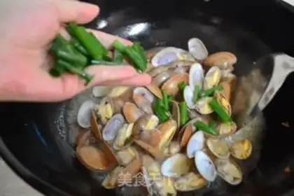 Make Pop-fried clams step 4