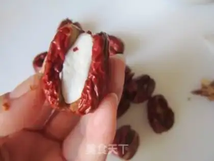 Make Silver ear soup for a pumpkin with red dates step 5