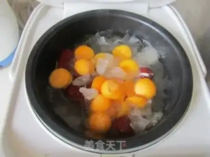 Make Silver ear soup for a pumpkin with red dates step 8