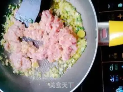 Make Three fresh meat sauce step 3