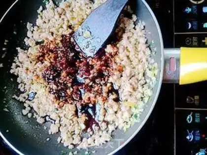 Make Three fresh meat sauce step 4