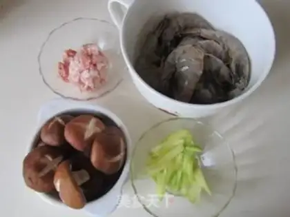 Make Seafood pizza step 4