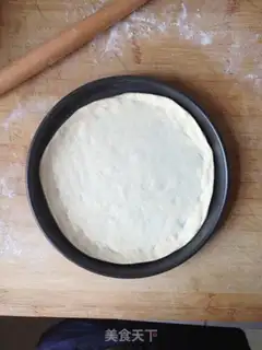 Make Seafood pizza step 5
