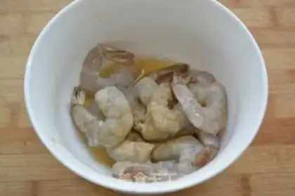 Make Two-way pizzas, sea and land step 3