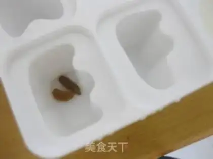 Make Cream raisins and ice cream step 7