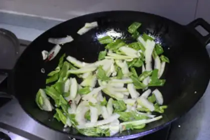 Make Scrambled green pepper watermelon step 7