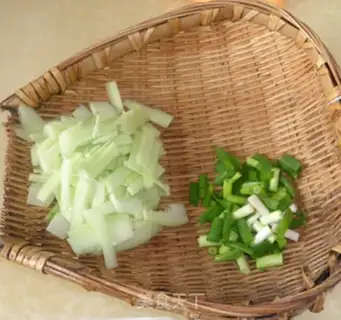 Make Old cucumber fried meat step 0