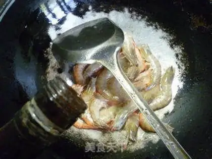 Make Pyramid shrimp cuisine step 5