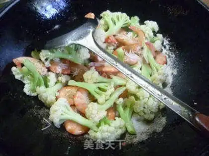 Make Pyramid shrimp cuisine step 7