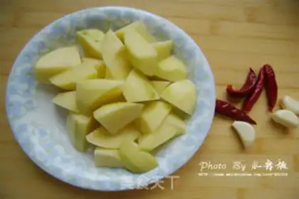 Make Spicy potatoes step 1