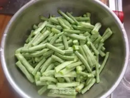 Make With long bean horns step 0