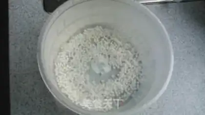 Make Microwave Simi milk tea step 1
