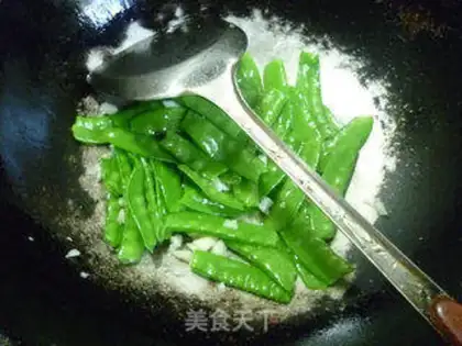 Make Garlic Dutch beans step 3