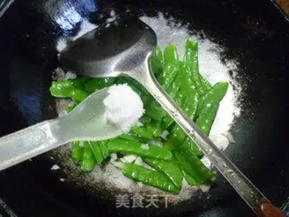 Make Garlic Dutch beans step 4