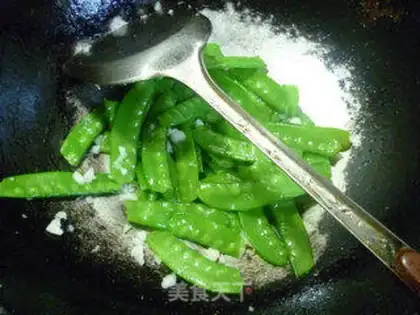 Make Garlic Dutch beans step 6