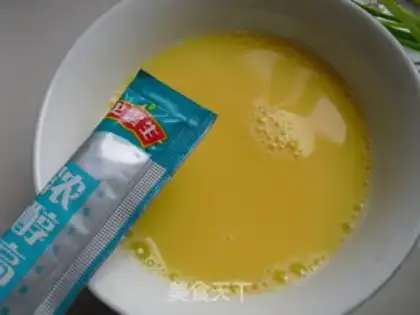 Make High soup and eggs step 2