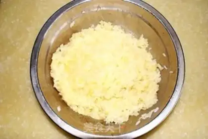 Make Seafood egg fried rice step 7