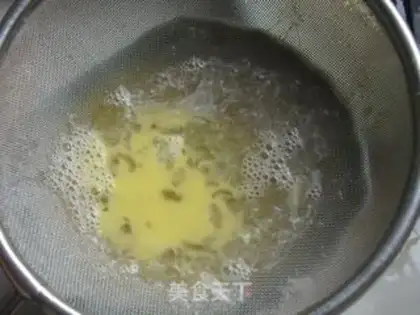 Make High soup and eggs step 3