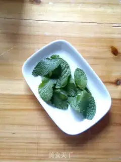 Make Lemon mint tea step 1