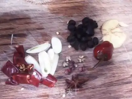 Make Onion beans, frozen tofu step 0