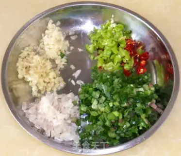 Make Onion spicy clams step 2
