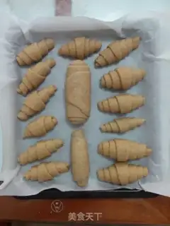 Make Cream horns step 5