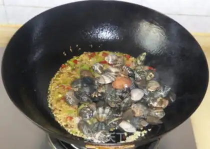 Make Onion spicy clams step 4