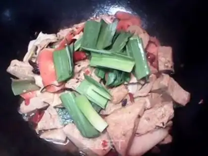 Make Onion beans, frozen tofu step 7