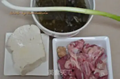 Make Seaweed tofu lamb chop soup step 0