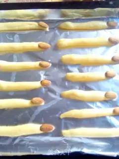 Make Witch finger crackers step 9
