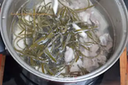 Make Seaweed tofu lamb chop soup step 4
