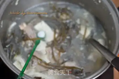 Make Seaweed tofu lamb chop soup step 5