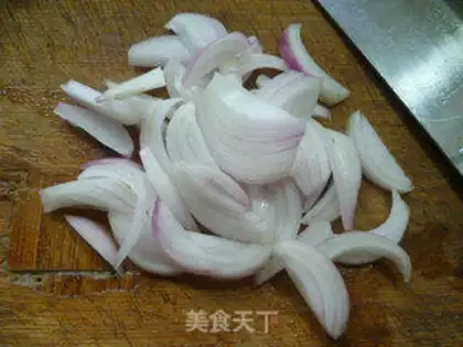 Make Onions burn rubber fish step 2