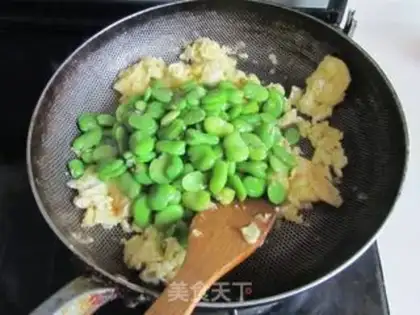 Make Eggs and peas step 5