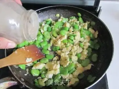 Make Eggs and peas step 6