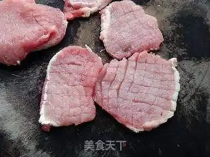 Make Pancake fragrance pork chops step 1